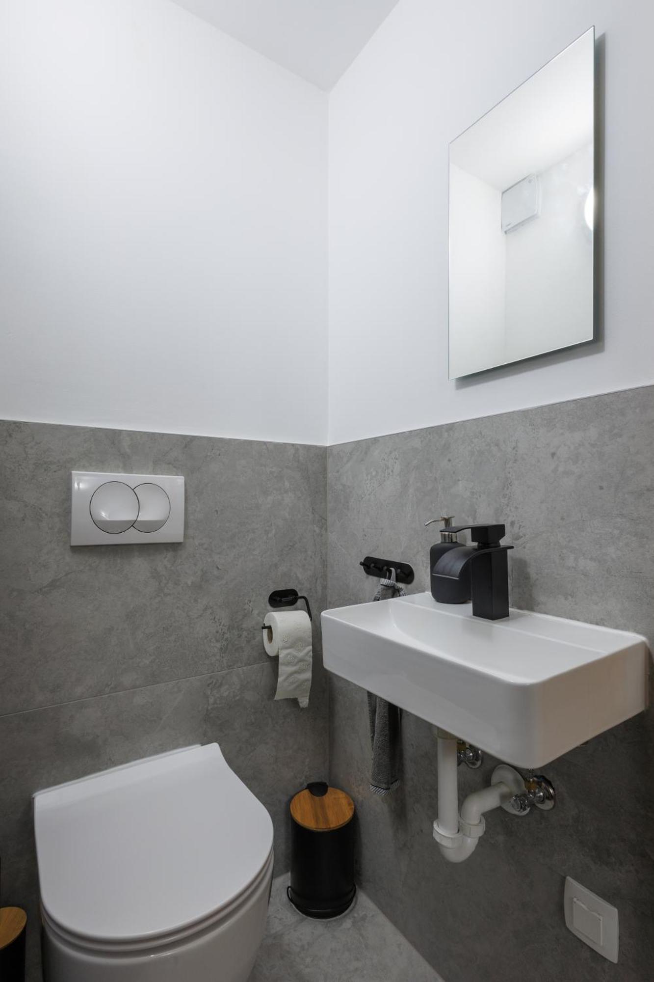 Franc House With A Spacious Terrace, Hot Tub And Sauna Holiday home Lopatinec